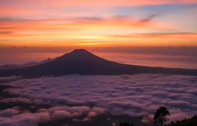 Mount Batur hike trail sunrise excursion